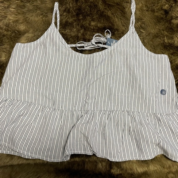 HOLLISTER - Picture 2 of 2